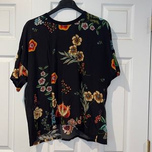 Hundred percent silk T-shirt Johnny was perfect condition never worn